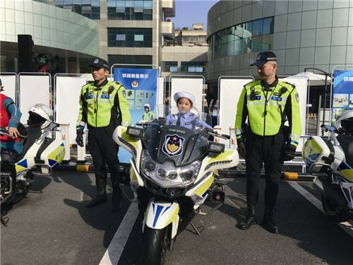 ���șC(j��)���ˡ�VRģ�M�{񂡢�����F�T��������ǧ�������w򞽻�ܡ��ڿƼ���