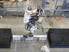 IHMC Robotics���ΙC(j��)����ͨ�^ƽ��ľ �ɹ��ʼs��50��
