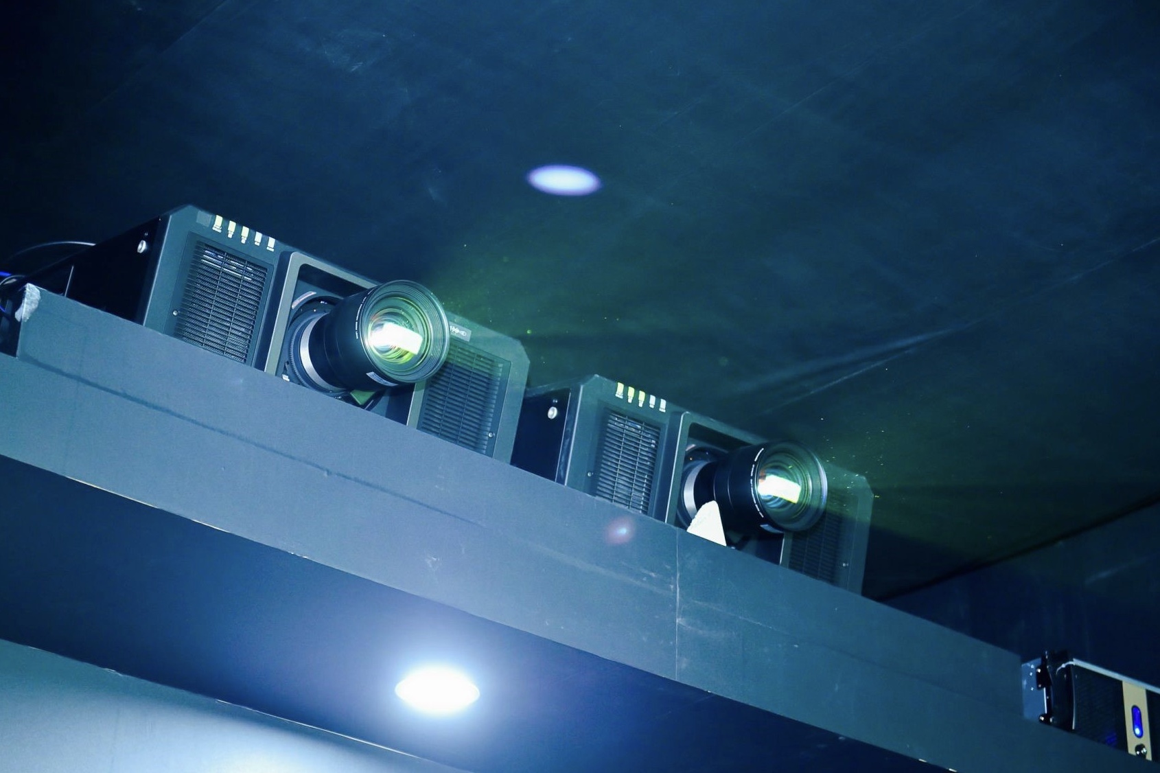 �Θ�������PanasonicͶӰ��Q������������2019 IAAPA