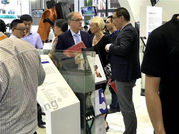 ����������һ�����ͶǢ������Ո����Ո������