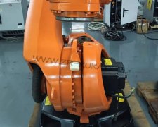 �쿨KUKA�C����KR210һ�S�p�ٙC©�;S��